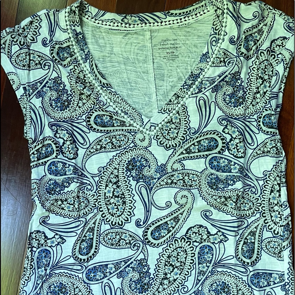 Banana Republic Malibu Tee